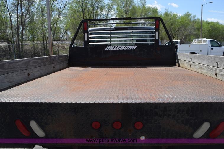 image for item H5147 1997 Ford F450 Super Duty flatbed truck