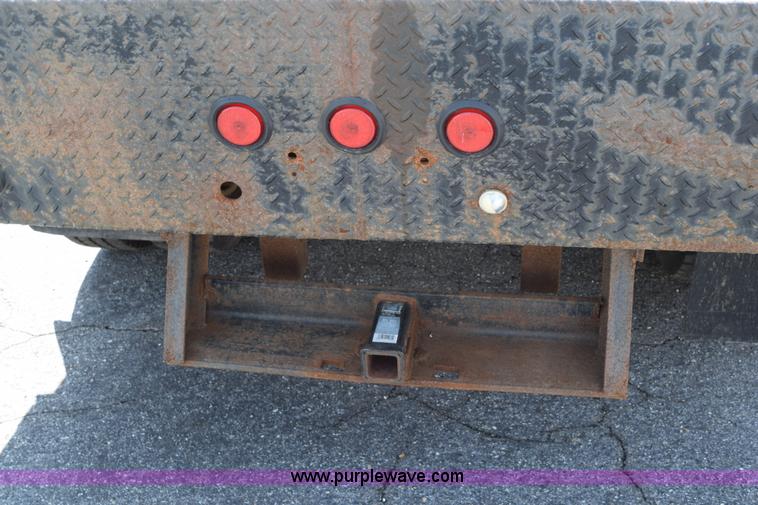 image for item H5147 1997 Ford F450 Super Duty flatbed truck