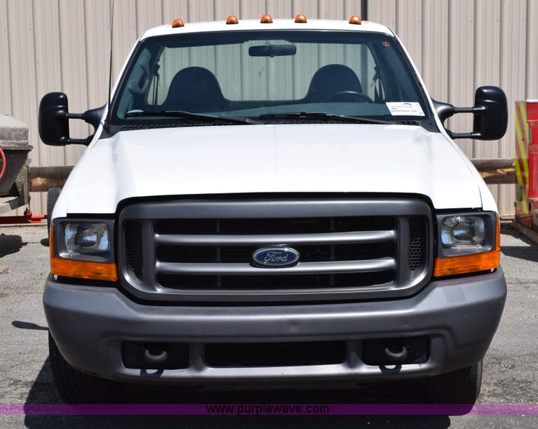 image for item H5148 2000 Ford F350 Super Duty pickup truck
