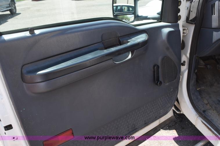 image for item H5148 2000 Ford F350 Super Duty pickup truck