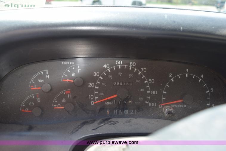 image for item H5148 2000 Ford F350 Super Duty pickup truck