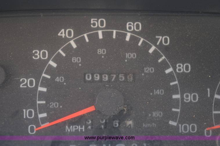 image for item H5148 2000 Ford F350 Super Duty pickup truck