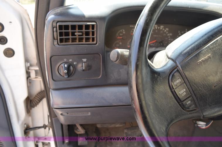 image for item H5148 2000 Ford F350 Super Duty pickup truck