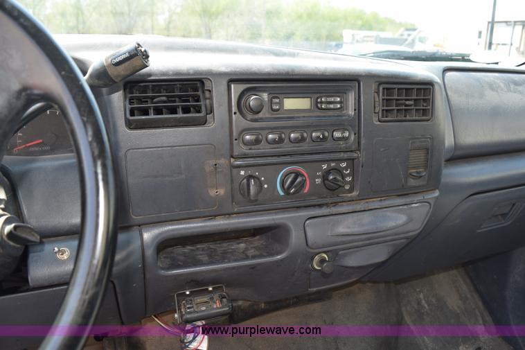 image for item H5148 2000 Ford F350 Super Duty pickup truck