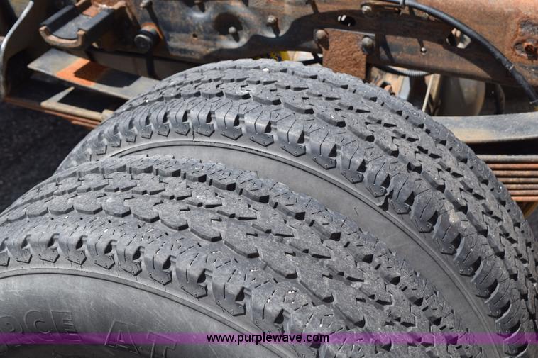 image for item H5148 2000 Ford F350 Super Duty pickup truck