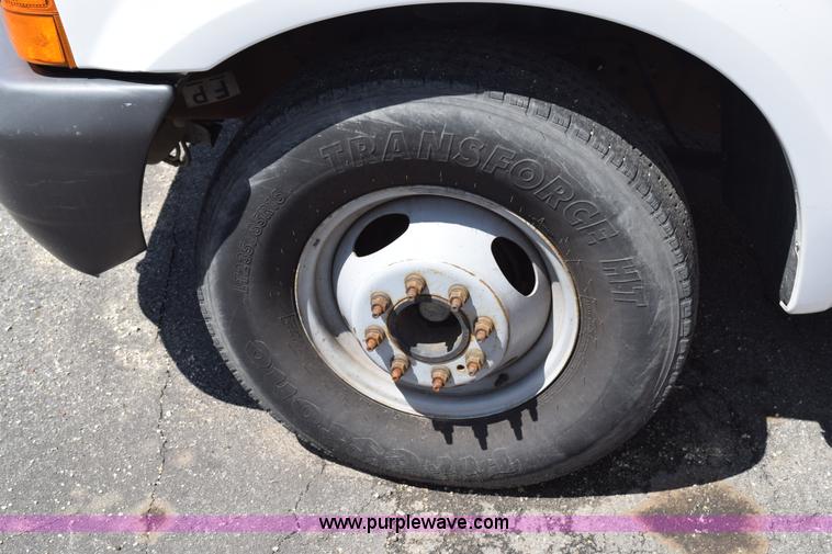 image for item H5148 2000 Ford F350 Super Duty pickup truck