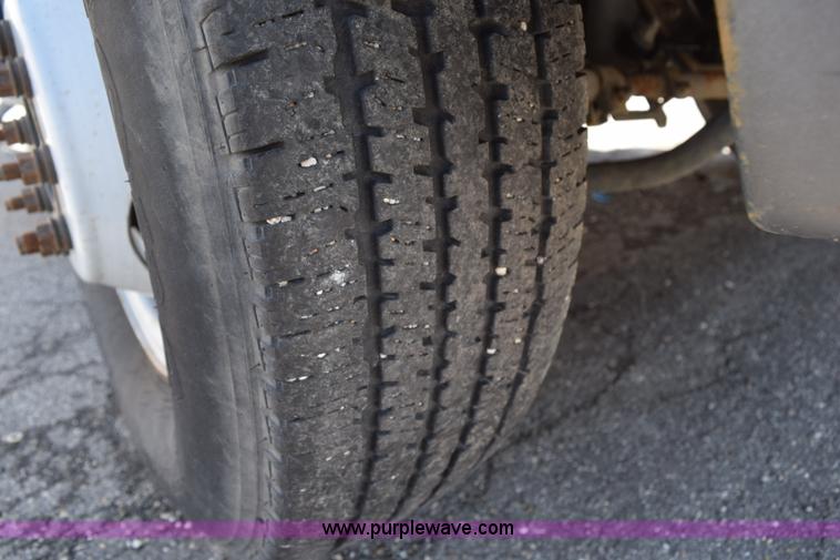 image for item H5148 2000 Ford F350 Super Duty pickup truck