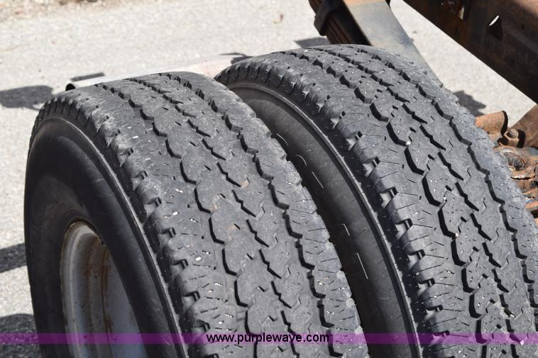 image for item H5148 2000 Ford F350 Super Duty pickup truck