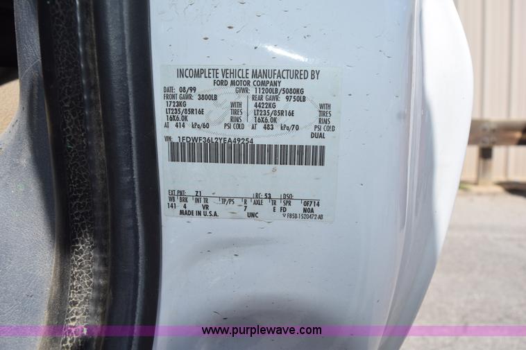 image for item H5148 2000 Ford F350 Super Duty pickup truck