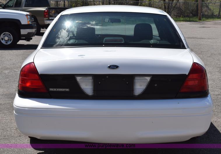 image for item H5149 2007 Ford Crown Victoria Police Interceptor