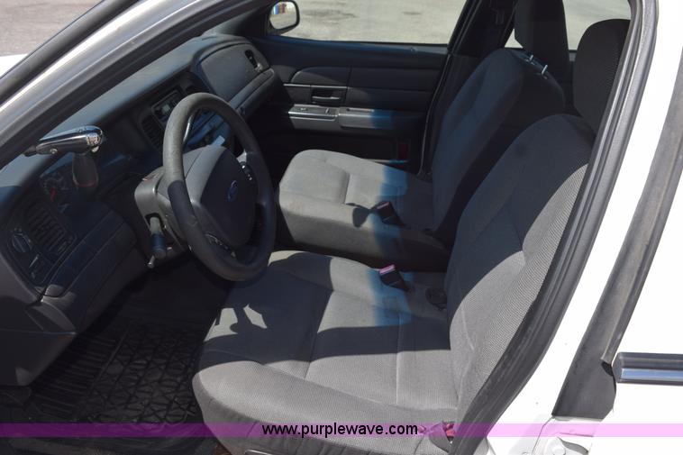 image for item H5149 2007 Ford Crown Victoria Police Interceptor