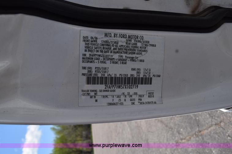 image for item H5149 2007 Ford Crown Victoria Police Interceptor