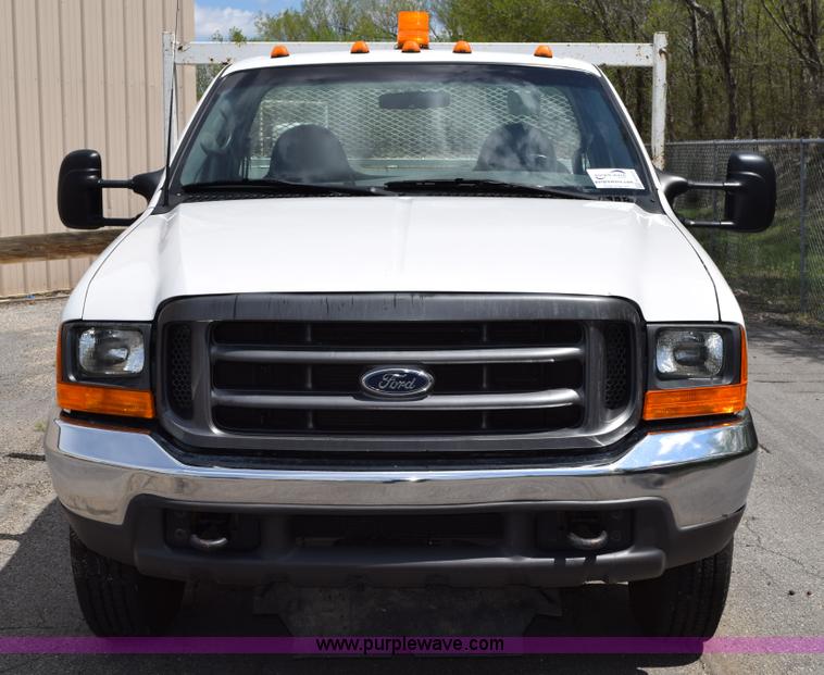 image for item H5151 2000 Ford F350 Super Duty flatbed pickup truck