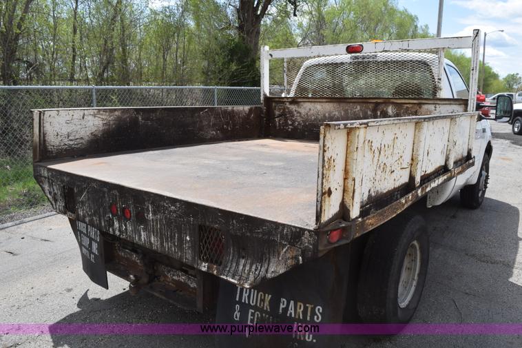 image for item H5151 2000 Ford F350 Super Duty flatbed pickup truck