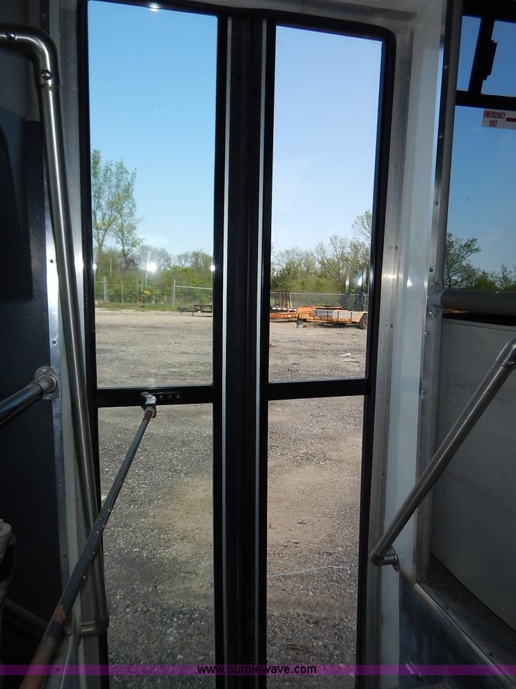 image for item J3939 2002 Chevrolet Express G3500 bus