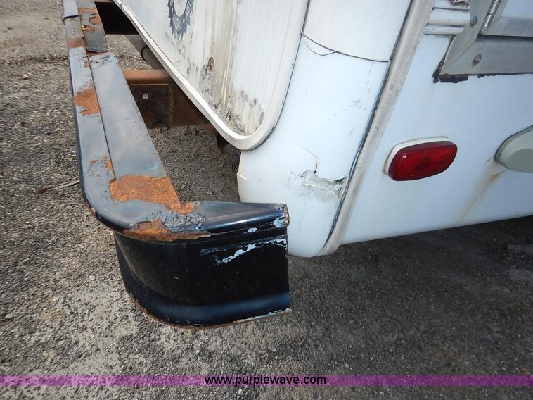 image for item J3939 2002 Chevrolet Express G3500 bus