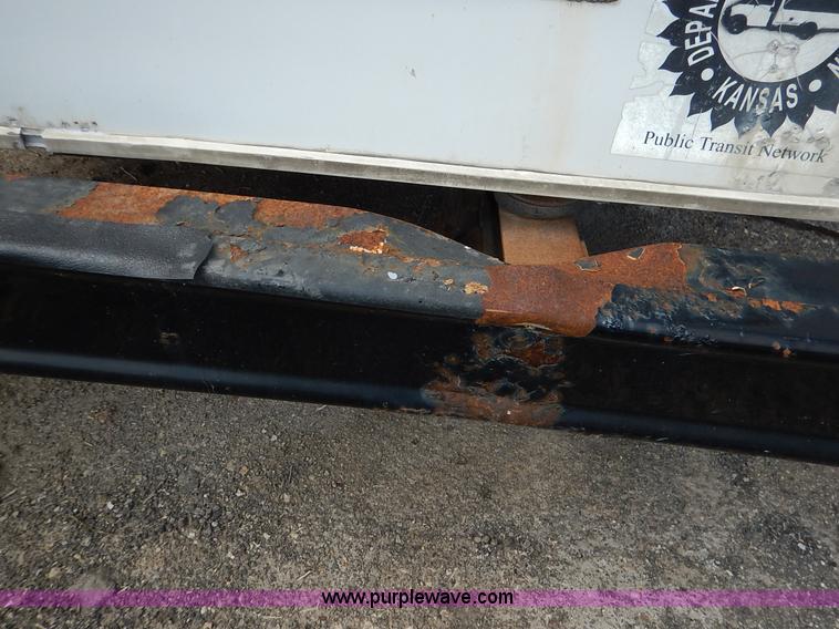 image for item J3939 2002 Chevrolet Express G3500 bus