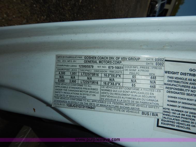 image for item J3939 2002 Chevrolet Express G3500 bus