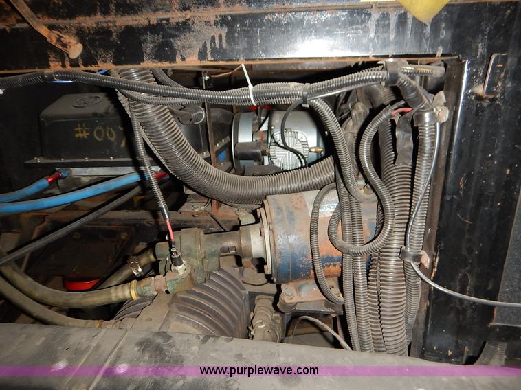 image for item J3941 1996 AVS electric bus