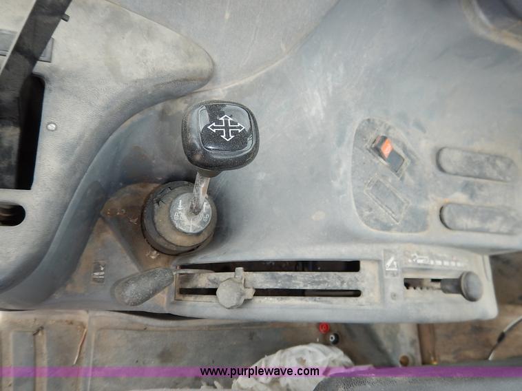 image for item J3955 1998 New Holland TS100 tractor