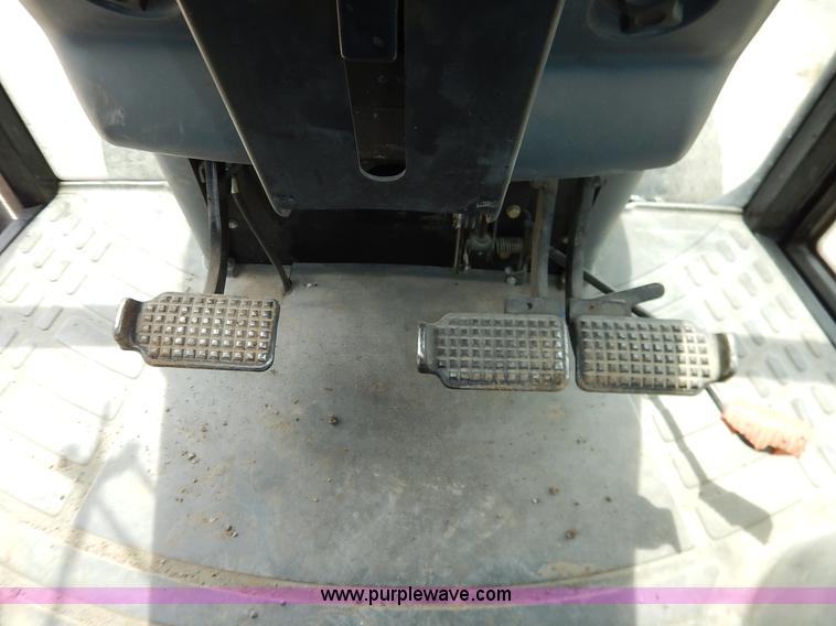 image for item J3955 1998 New Holland TS100 tractor