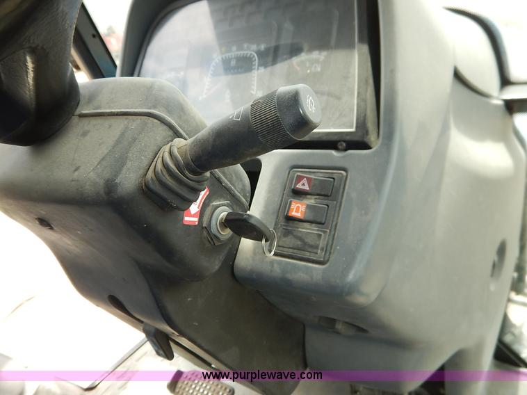 image for item J3955 1998 New Holland TS100 tractor