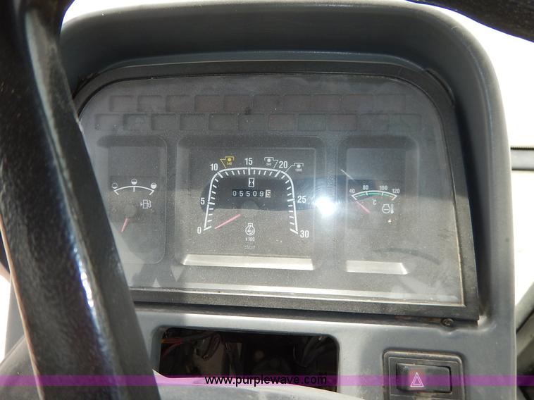 image for item J3955 1998 New Holland TS100 tractor