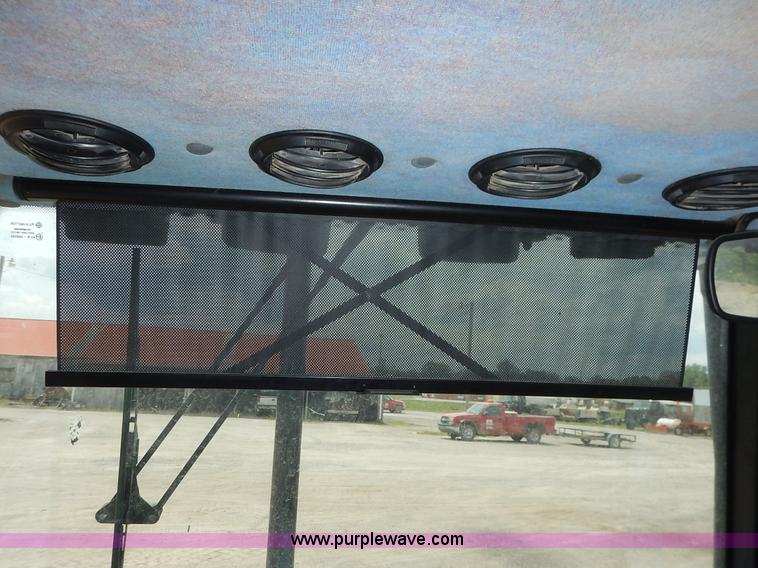 image for item J3955 1998 New Holland TS100 tractor