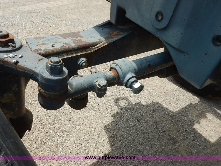 image for item J3955 1998 New Holland TS100 tractor