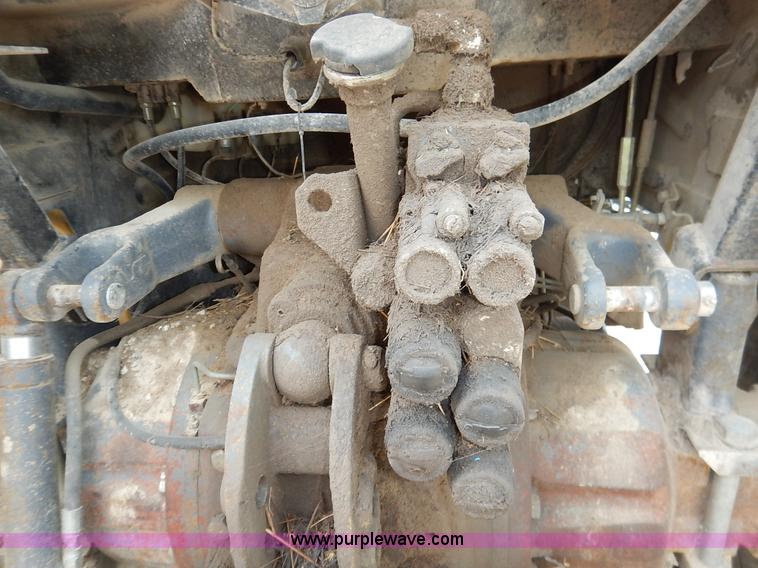 image for item J3955 1998 New Holland TS100 tractor