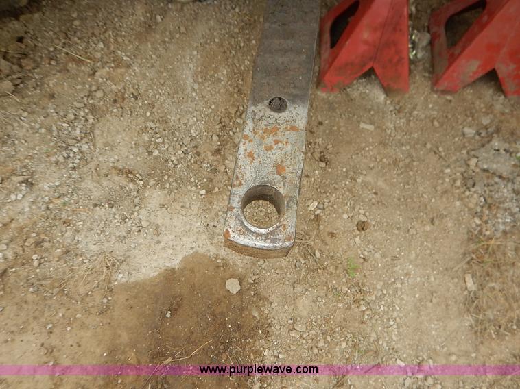 image for item J3955 1998 New Holland TS100 tractor