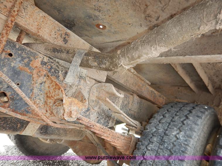 image for item J3956 1985 Ford F350 flatbed pickup truck