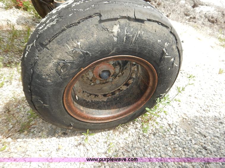 image for item J3960 1998 New Holland TS100 tractor