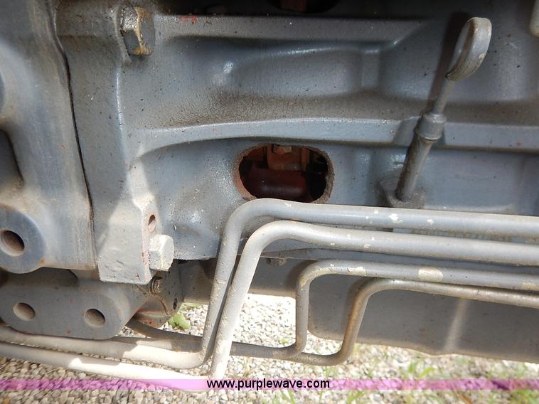 image for item J3960 1998 New Holland TS100 tractor