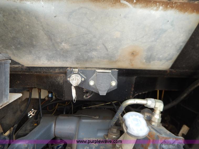 image for item J3960 1998 New Holland TS100 tractor