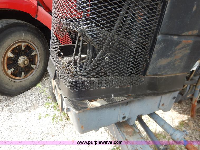 image for item J3960 1998 New Holland TS100 tractor