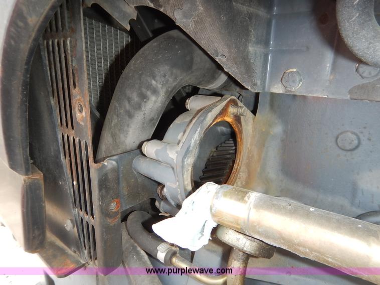 image for item J3960 1998 New Holland TS100 tractor