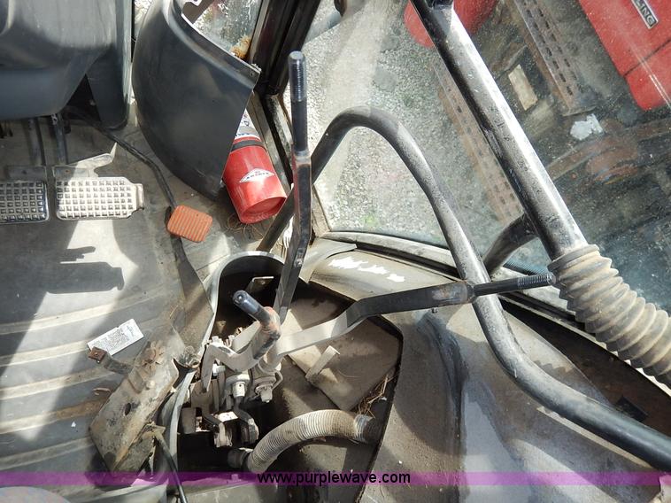 image for item J3960 1998 New Holland TS100 tractor