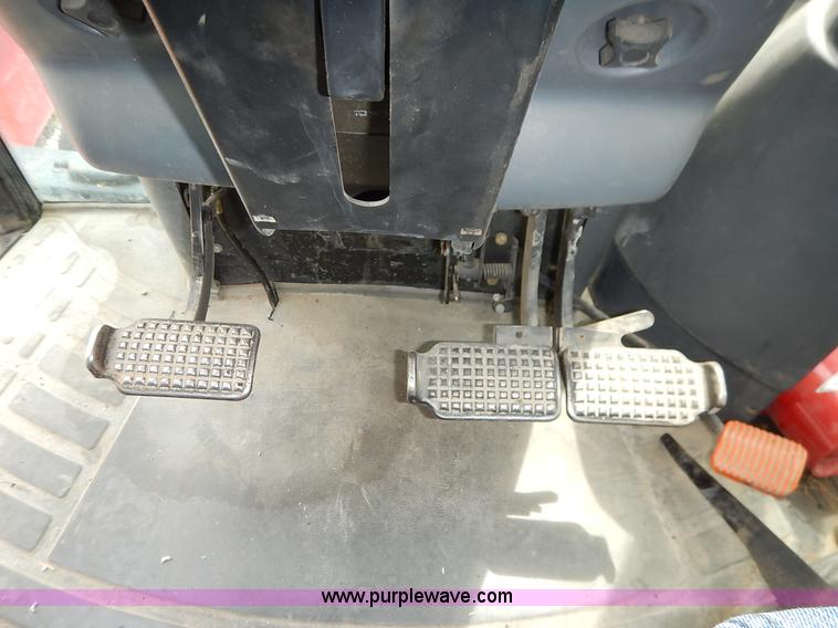 image for item J3960 1998 New Holland TS100 tractor