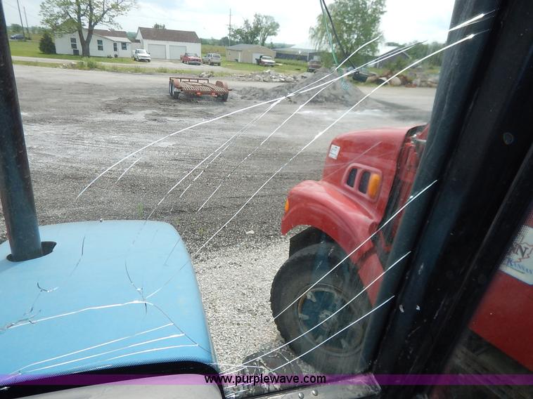 image for item J3960 1998 New Holland TS100 tractor