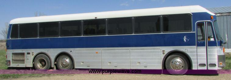 image for item K2570 1987 Eagle 20X bus