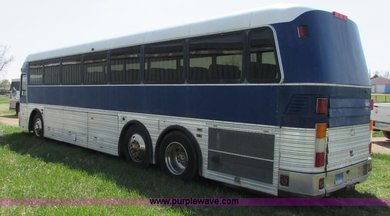 image for item K2570 1987 Eagle 20X bus