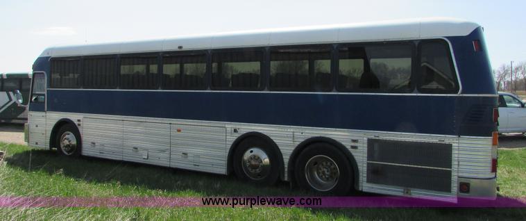 image for item K2570 1987 Eagle 20X bus