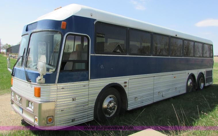 image for item K2570 1987 Eagle 20X bus