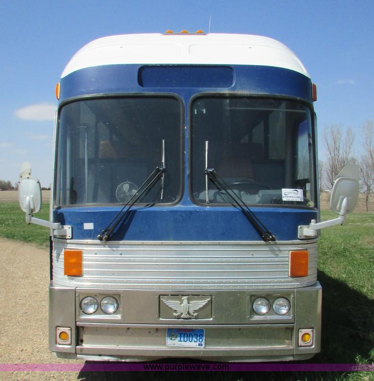 image for item K2570 1987 Eagle 20X bus