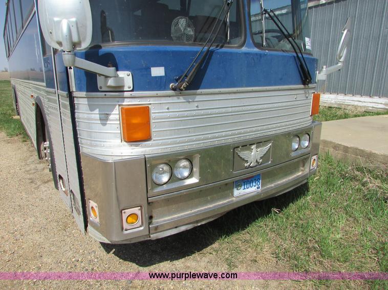 image for item K2570 1987 Eagle 20X bus