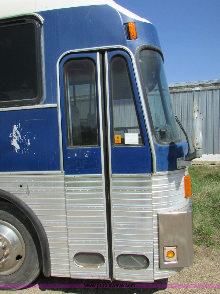 image for item K2570 1987 Eagle 20X bus