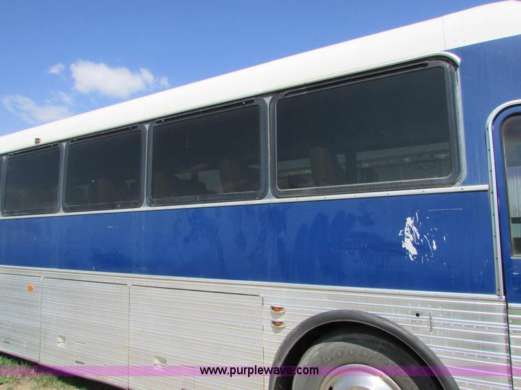image for item K2570 1987 Eagle 20X bus