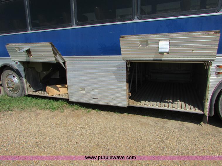 image for item K2570 1987 Eagle 20X bus