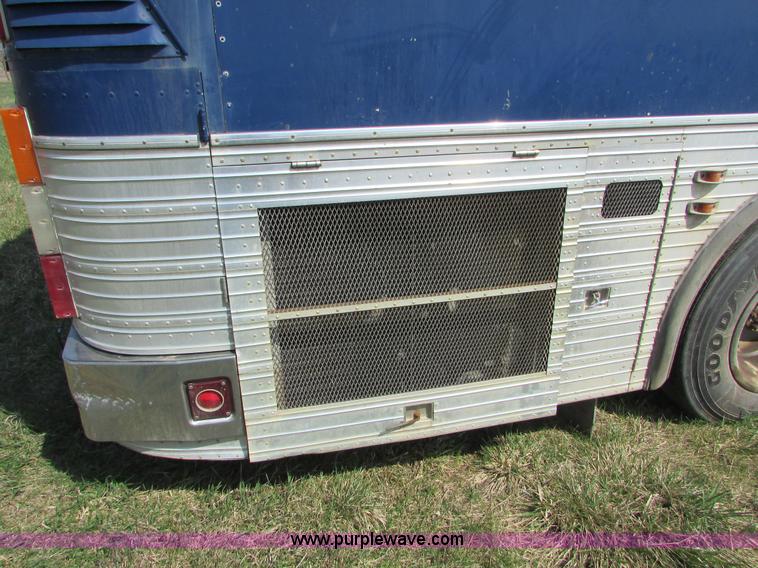 image for item K2570 1987 Eagle 20X bus